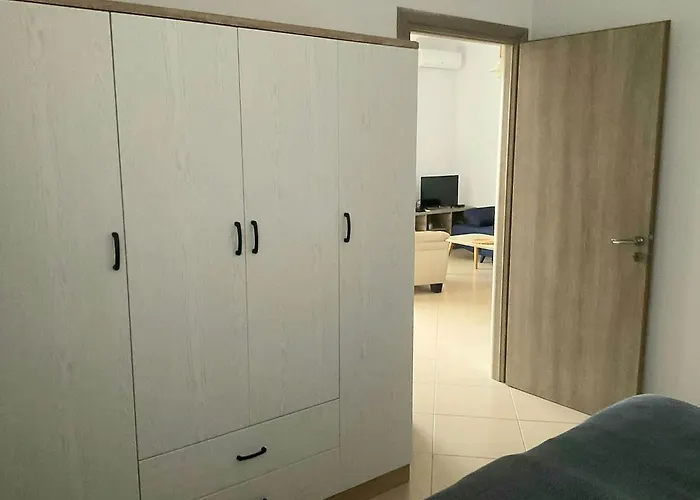 Blue Fish Saranda Apartment Daire